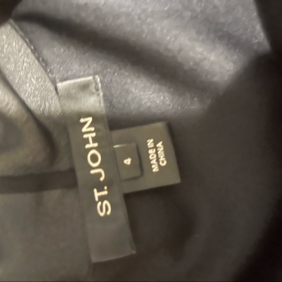 ST. John Pusy-Bow Blouse, Size  4 - Picture 7 of 13